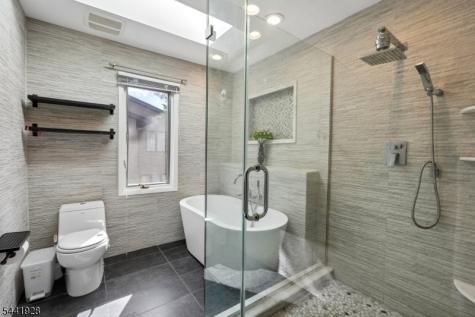 19 Cedarwood Woodland Park NJ 07424