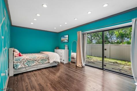 19 Cedarwood Woodland Park NJ 07424