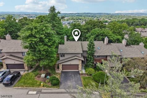 19 Cedarwood Woodland Park NJ 07424