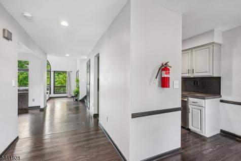 19 Cedarwood Woodland Park NJ 07424