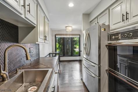 19 Cedarwood Woodland Park NJ 07424