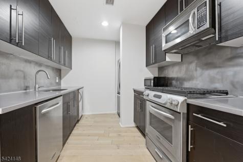 1008 Hudson Park Edgewater NJ 07020
