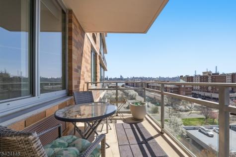 1008 Hudson Park Edgewater NJ 07020