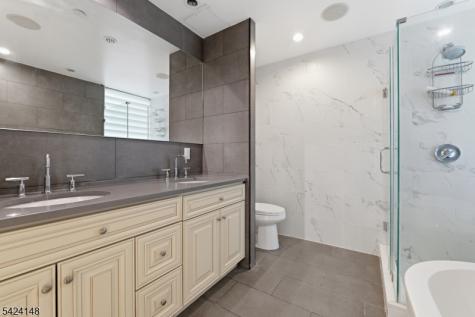 1008 Hudson Park Edgewater NJ 07020