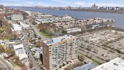 1008 Hudson Park Edgewater NJ 07020