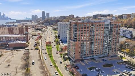 1008 Hudson Park Edgewater NJ 07020