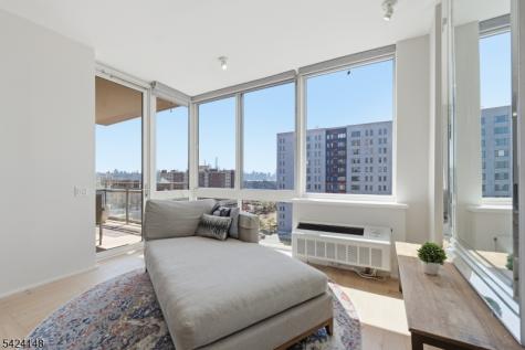 1008 Hudson Park Edgewater NJ 07020