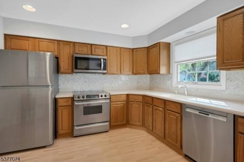 18 Cable Court Montville NJ 07045