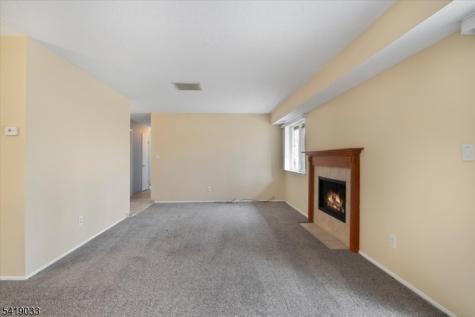 80 Garden Court Roxbury NJ 07876