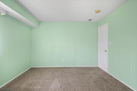 80 Garden Court Roxbury NJ 07876