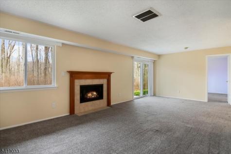 80 Garden Court Roxbury NJ 07876