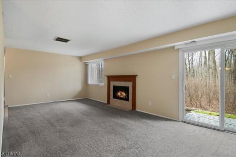 80 Garden Court Roxbury NJ 07876