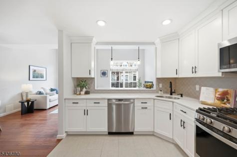281 Riverwalk Way Clifton NJ 07014