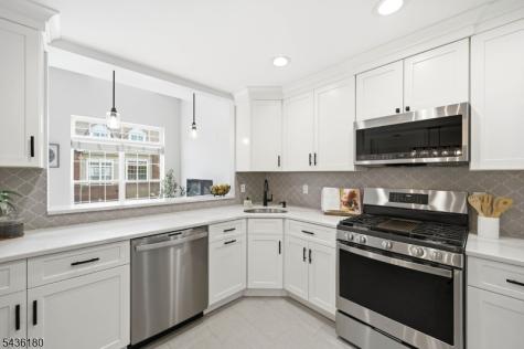 281 Riverwalk Way Clifton NJ 07014