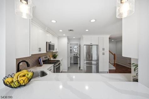 281 Riverwalk Way Clifton NJ 07014