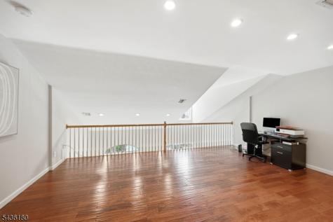 281 Riverwalk Way Clifton NJ 07014
