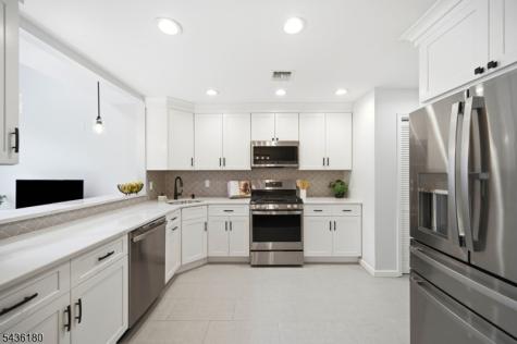 281 Riverwalk Way Clifton NJ 07014