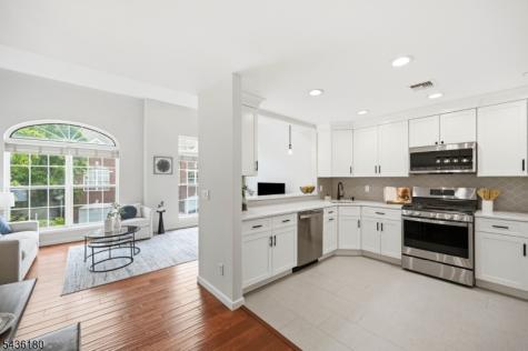 281 Riverwalk Way Clifton NJ 07014