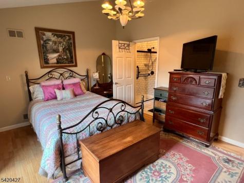 6 Buchanon Court West Orange NJ 07052