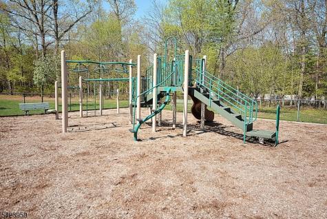 2304 Courtney Lane Franklin NJ 08873