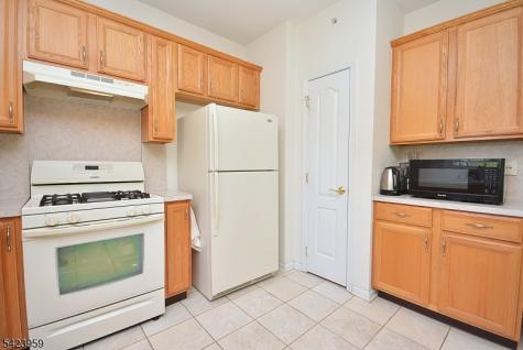 2304 Courtney Lane Franklin NJ 08873
