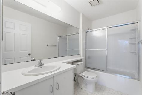 48 Taylor Drive Franklin NJ 08823