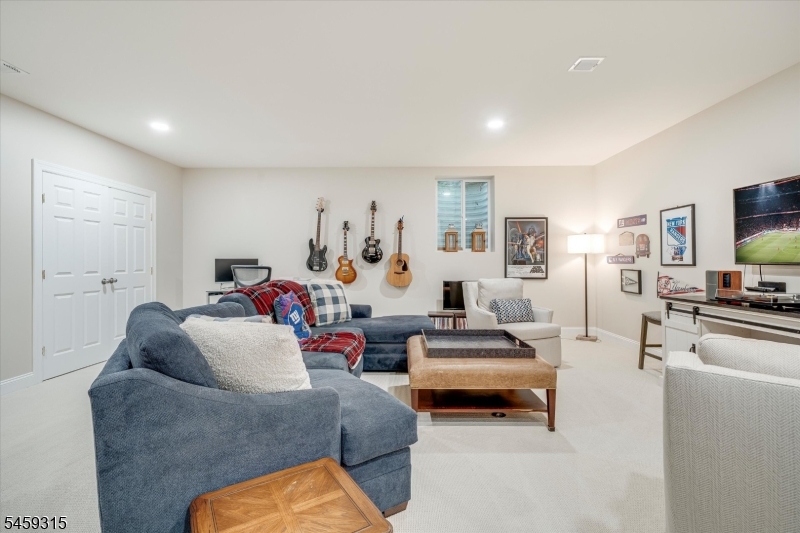 10 Fillmore Drive Morris NJ 07960