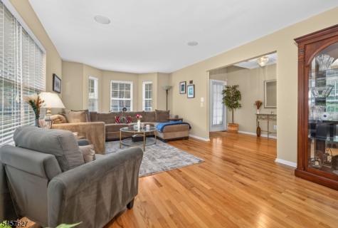 2 Shackamaxon Terrace Clinton NJ 08801