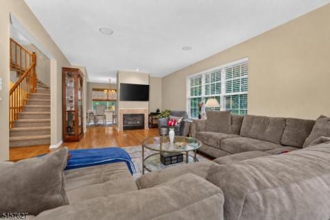 2 Shackamaxon Terrace Clinton NJ 08801