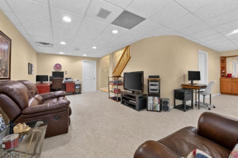 2 Shackamaxon Terrace Clinton NJ 08801