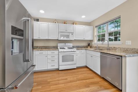 2 Shackamaxon Terrace Clinton NJ 08801