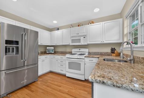 2 Shackamaxon Terrace Clinton NJ 08801