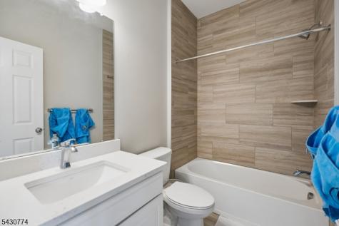 10 Cortland Court Livingston NJ 07039