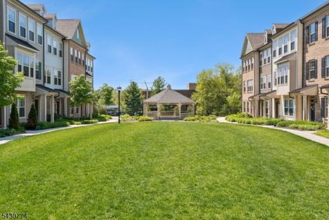 10 Cortland Court Livingston NJ 07039