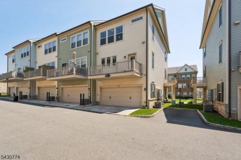 10 Cortland Court Livingston NJ 07039