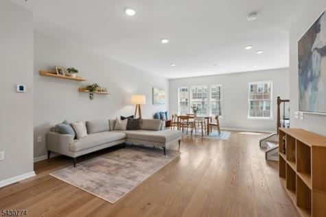 10 Cortland Court Livingston NJ 07039