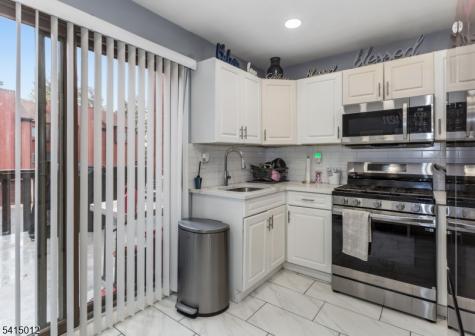 40 Bennington Square Washington NJ 07840
