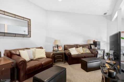 9 Kingsberry Drive Franklin NJ 08873