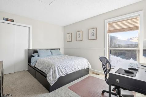 9 Kingsberry Drive Franklin NJ 08873