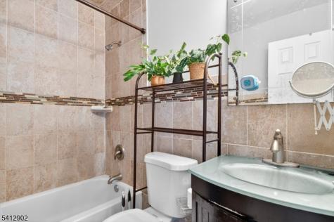 9 Kingsberry Drive Franklin NJ 08873