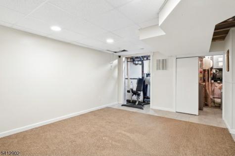 9 Kingsberry Drive Franklin NJ 08873