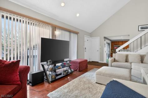 9 Kingsberry Drive Franklin NJ 08873