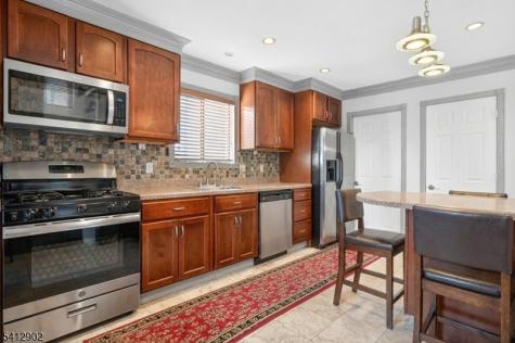 9 Kingsberry Drive Franklin NJ 08873