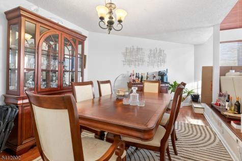 9 Kingsberry Drive Franklin NJ 08873