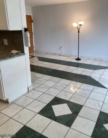 704 N Broad Street 2e Elizabeth NJ 07208