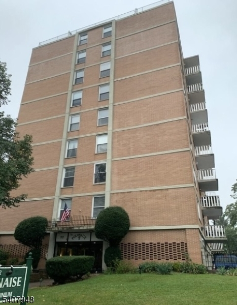704 N Broad Street 2e Elizabeth NJ 07208