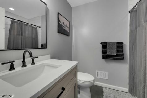 80 Magnolia Way North Haledon NJ 07508