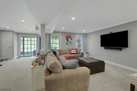 80 Magnolia Way North Haledon NJ 07508