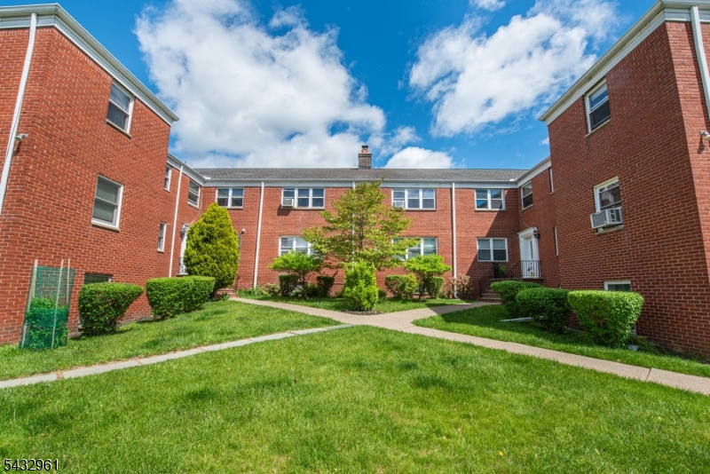 284 Claremont Avenue Verona NJ 07044