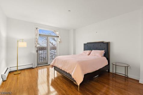 207 Shearwater Court West Jersey City NJ 07305